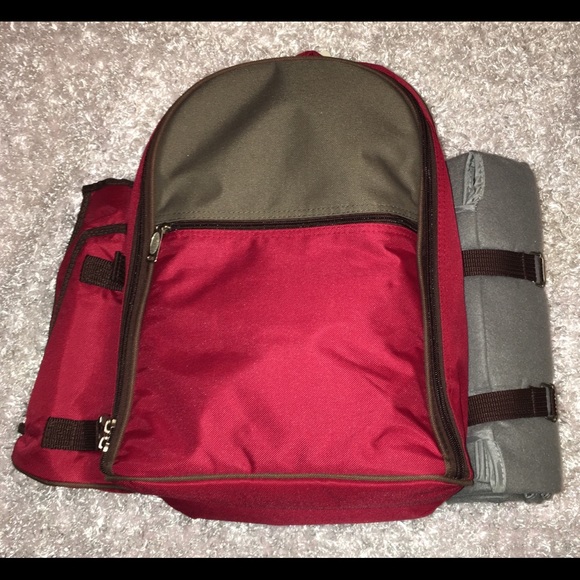 red envelope picnic backpack
